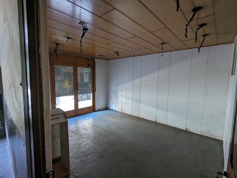 Immeuble residentiel dans Gironella, Barcelona à vendre - Photo de l’immeuble – Image 2 sur 9