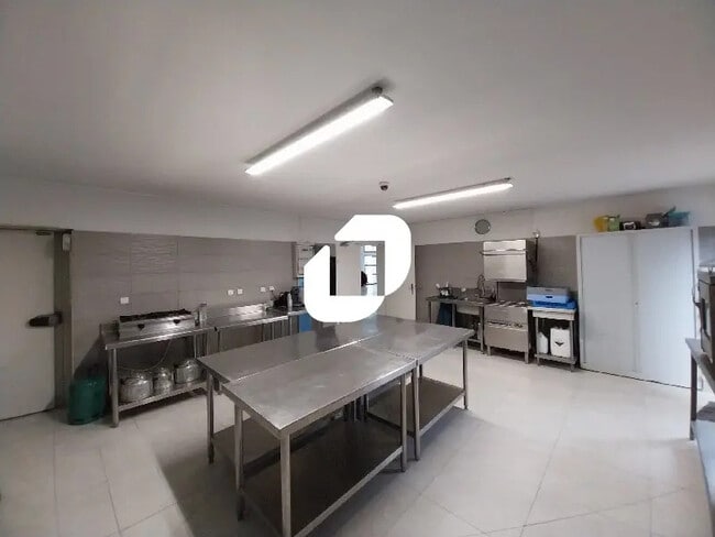 Plus de détails pour Local commercial à vendre