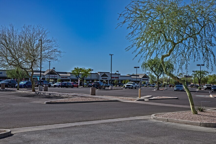 6044 S 16th St, Phoenix, AZ à vendre - Photo de l’immeuble – Image 3 sur 8
