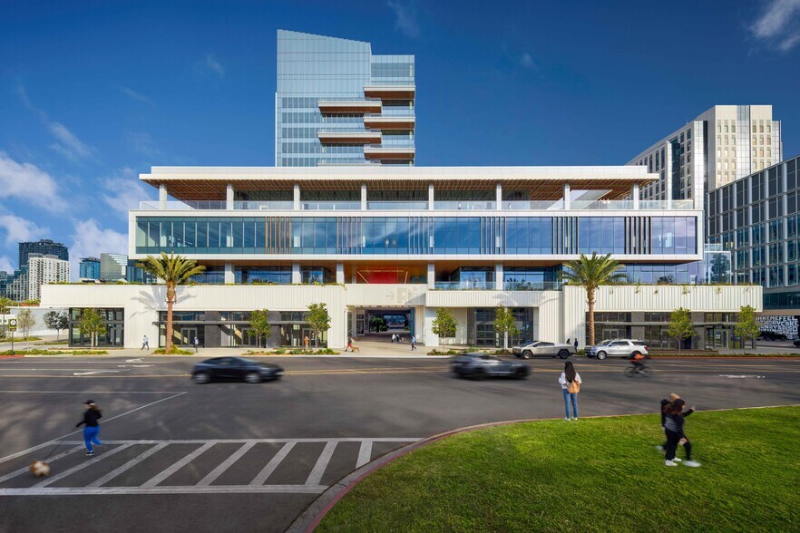 937 N Harbor Dr, San Diego, CA à louer - Photo de l’immeuble – Image 1 sur 5