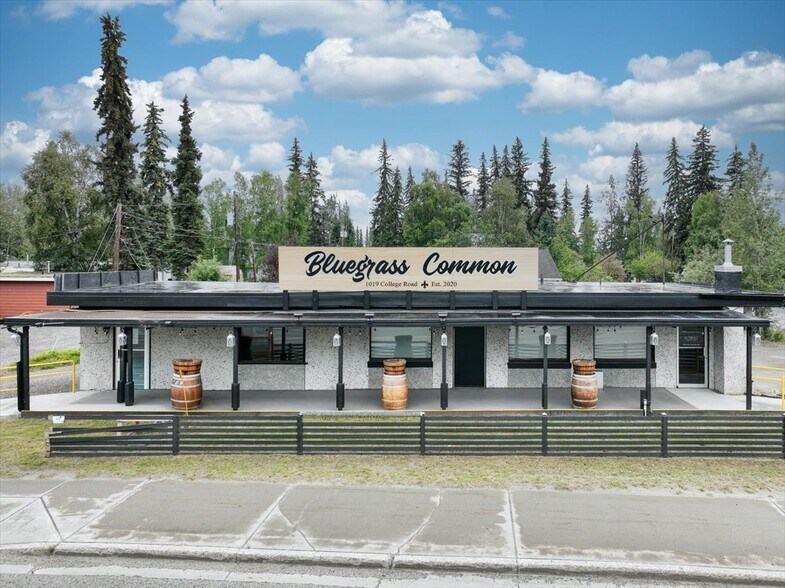 1019 College Rd, Fairbanks, AK à vendre - Photo de l’immeuble – Image 2 sur 37
