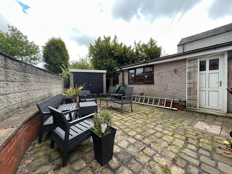 396 New St, Biddulph Moor à vendre - Photo de l’immeuble – Image 3 sur 31