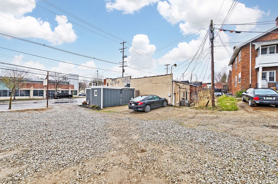 3230-3242 N High St, Columbus, OH à louer - Photo de l’immeuble – Image 2 sur 9