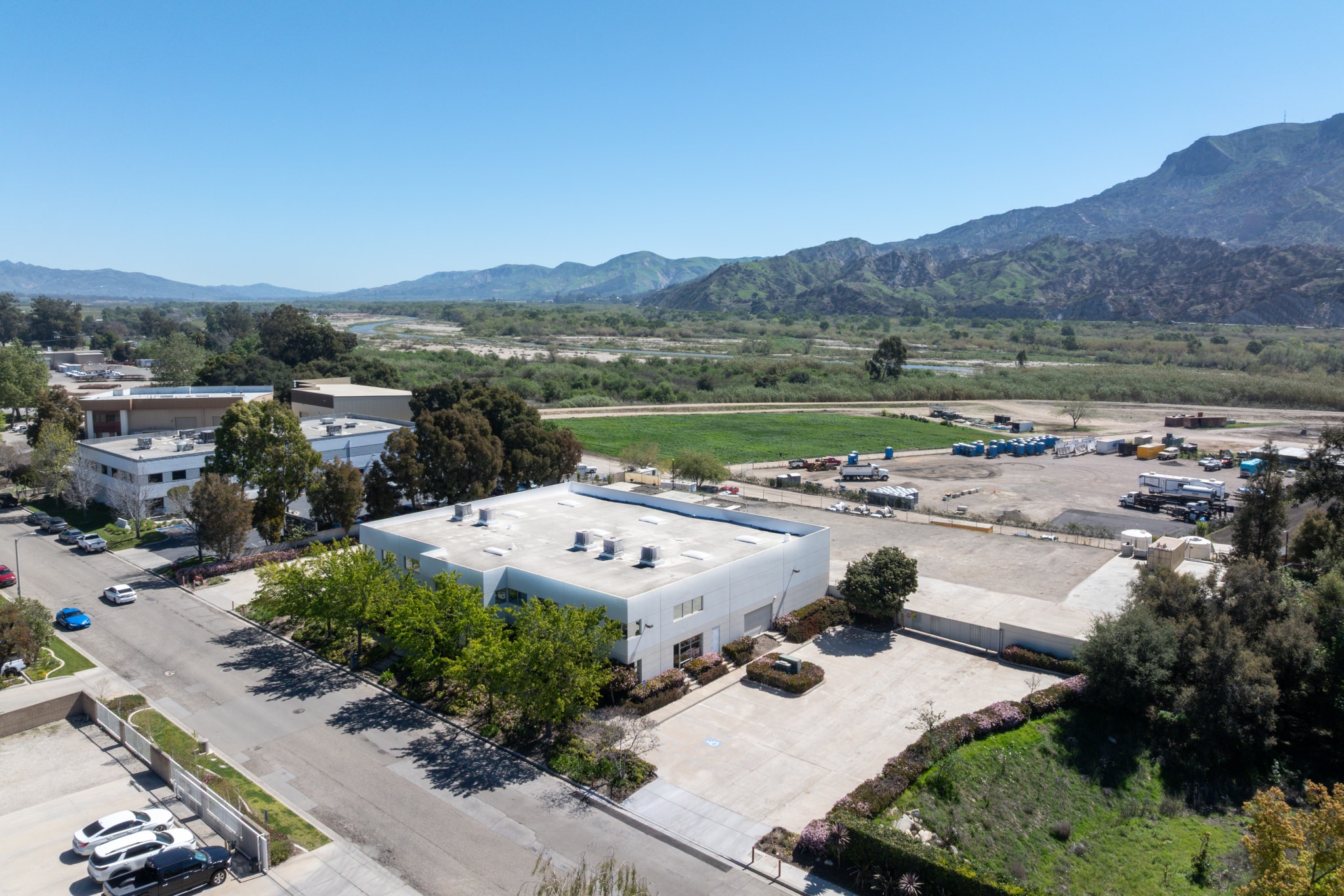 1780 E Lemonwood Dr, Santa Paula, CA à louer Photo intérieure– Image 1 sur 11