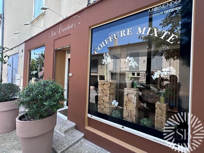 Plus de détails pour Local commercial à vendre