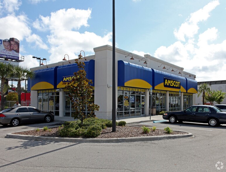 11803 E Colonial Dr, Orlando, FL à vendre - Photo de l’immeuble – Image 2 sur 8