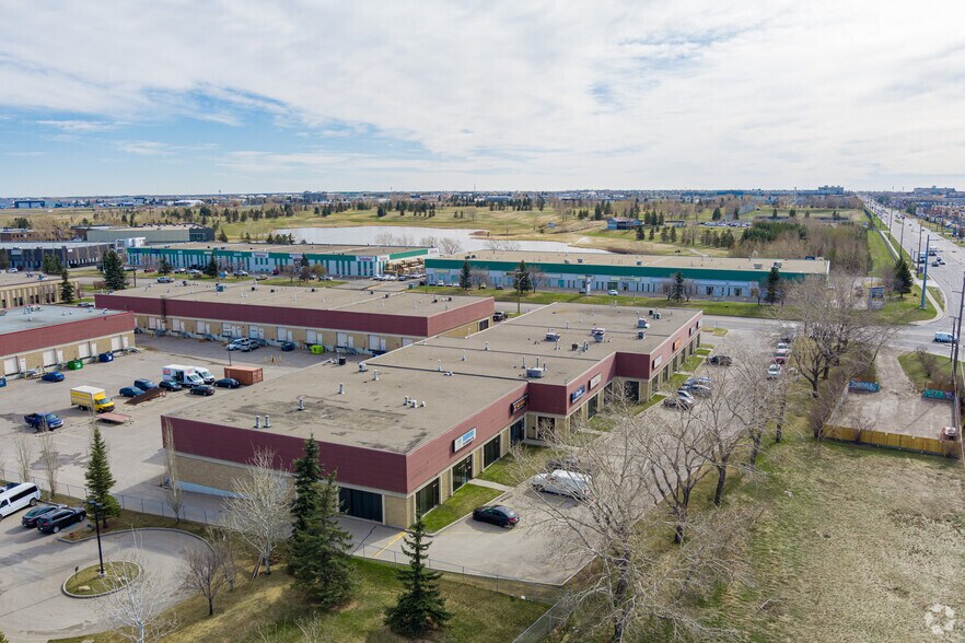 3419 12th St NE, Calgary, AB à louer - Aérien – Image 2 sur 3