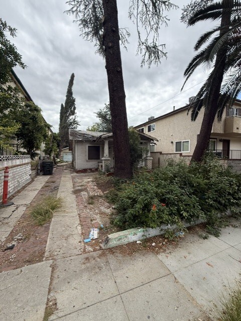 482 E Santa Anita Ave, Burbank, CA à vendre Photo de l’immeuble– Image 1 sur 3