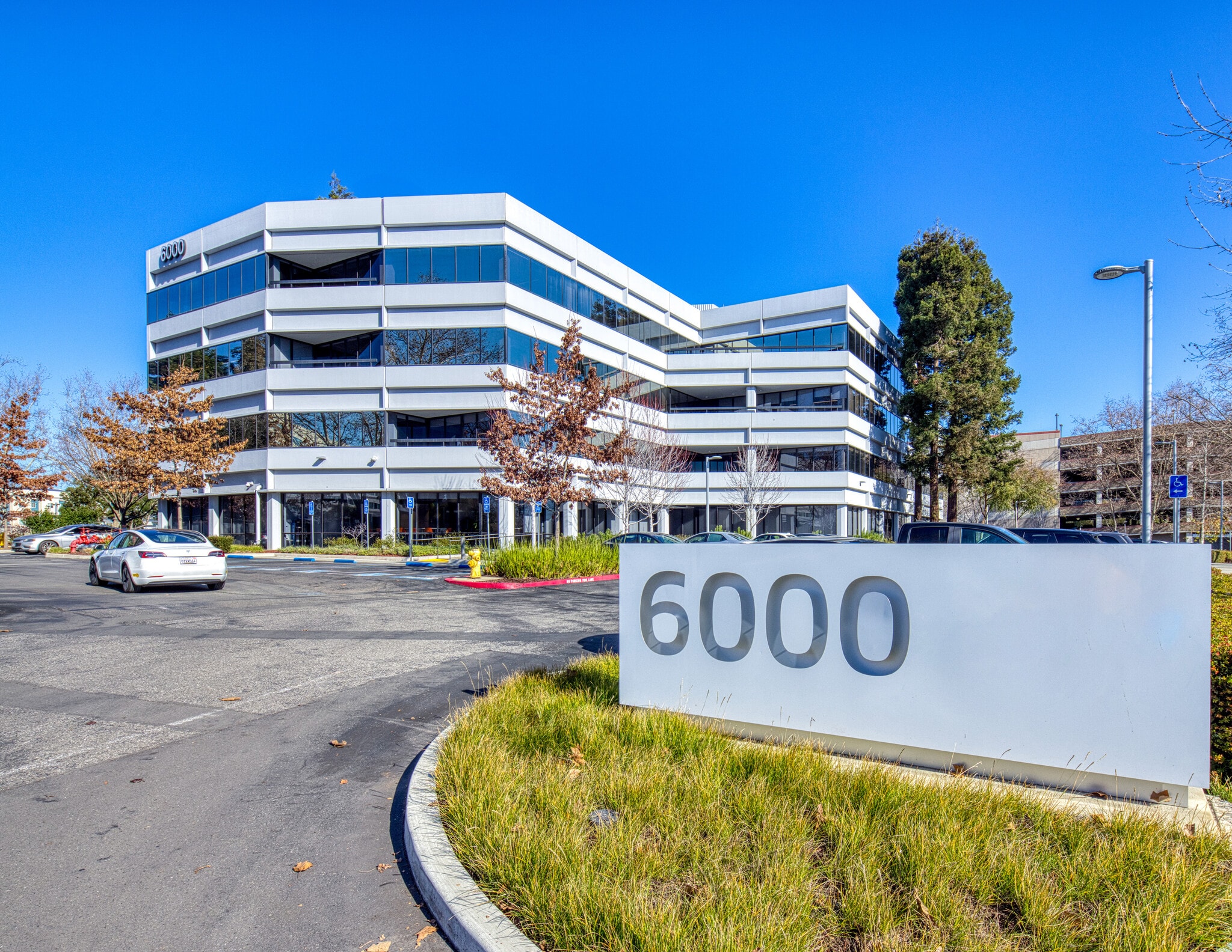 6000 Stoneridge Mall Rd, Pleasanton, CA à louer Photo de l’immeuble– Image 1 sur 14