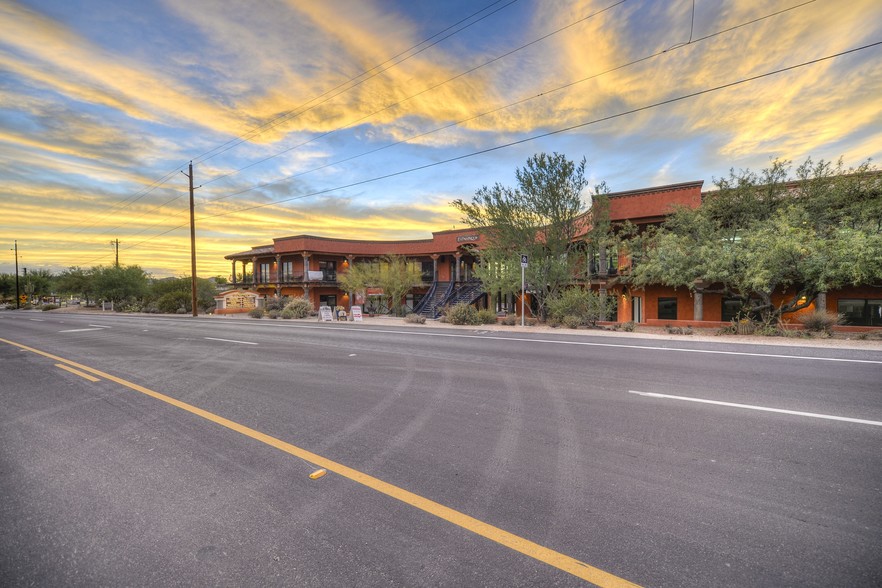 6450 E Cave Creek Rd, Cave Creek, AZ à louer - Photo de l’immeuble – Image 3 sur 31