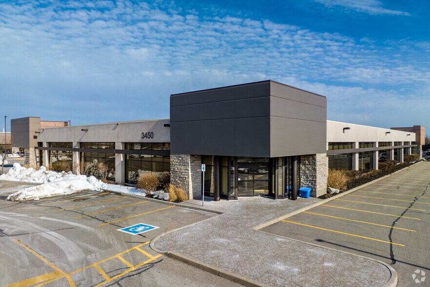 3450 Superior Ct, Oakville, ON à louer - Photo principale – Image 1 sur 6