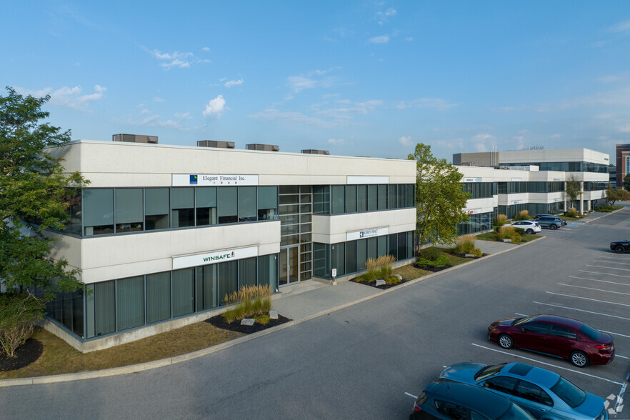 1 Valleywood Dr, Markham, ON à louer - Photo de l’immeuble – Image 2 sur 6