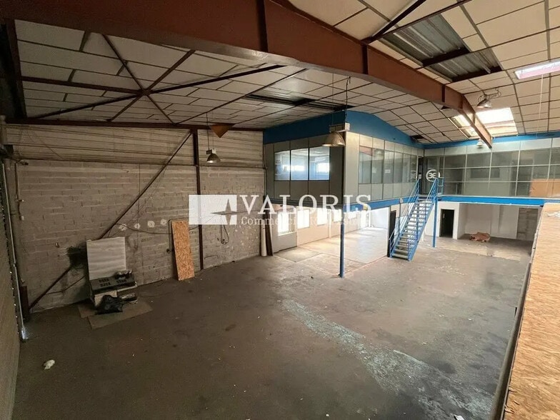 Local d’activités dans Vitrolles à louer - Photo intérieure – Image 3 sur 11