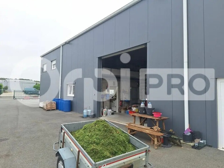 Local d'activités dans Crépy-en-Valois à vendre - Photo de l’immeuble – Image 3 sur 5