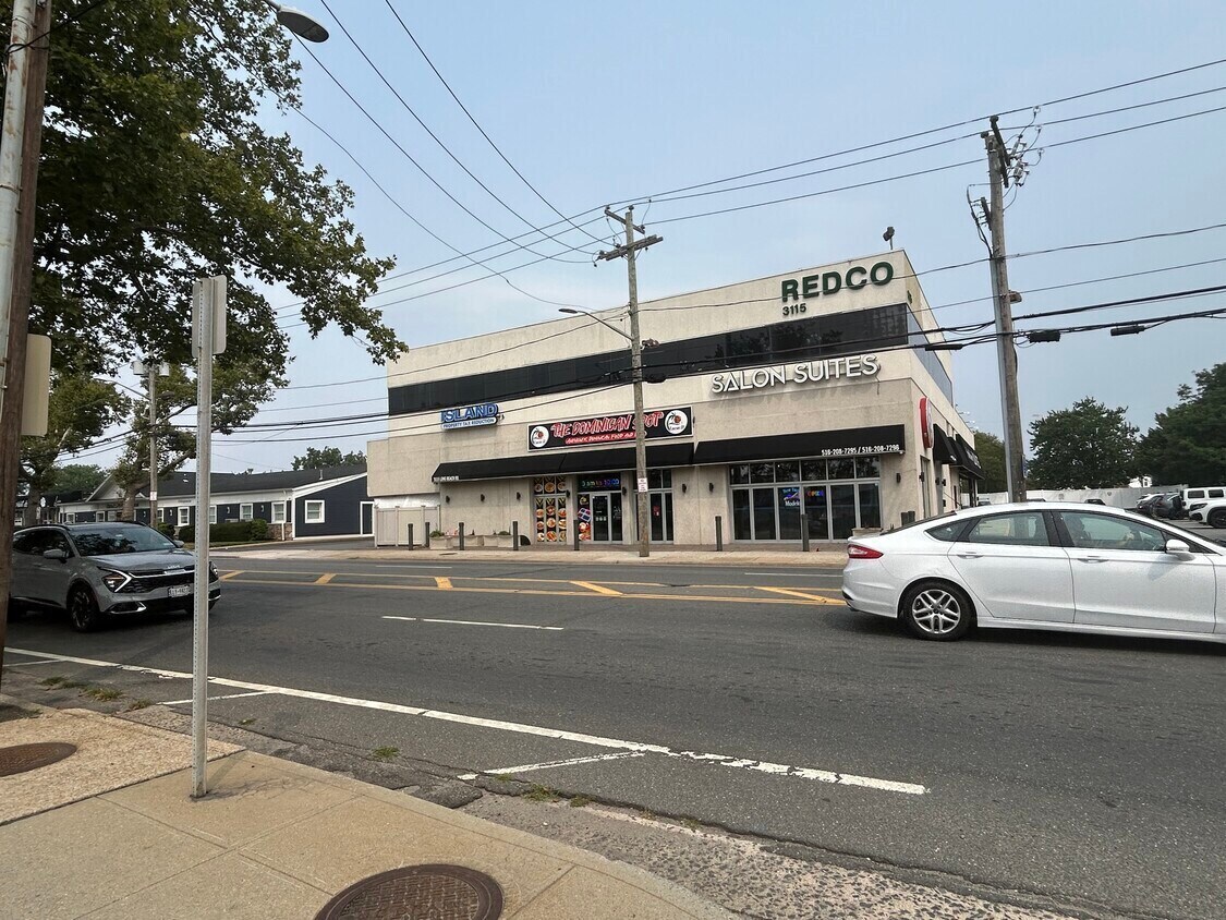 3115 Long Beach Rd, Oceanside, NY à louer Photo de l’immeuble– Image 1 sur 2