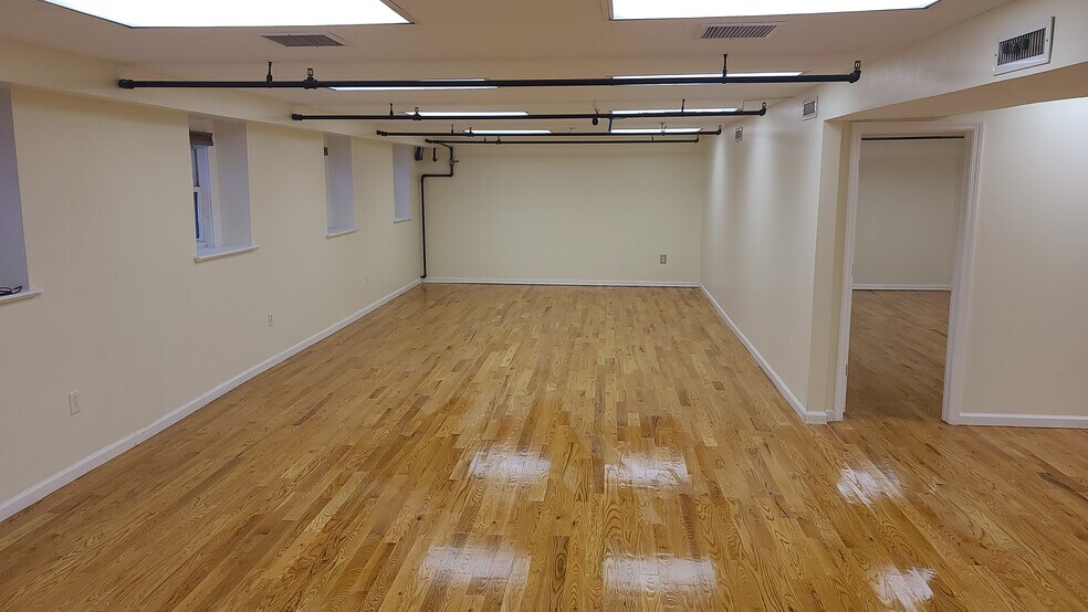 50 Pine St, New Rochelle, NY à louer - Photo de l’immeuble – Image 3 sur 9