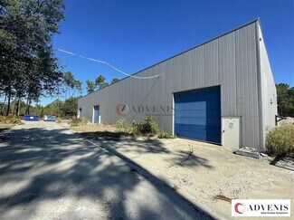 Plus de détails pour Local d'activités à louer