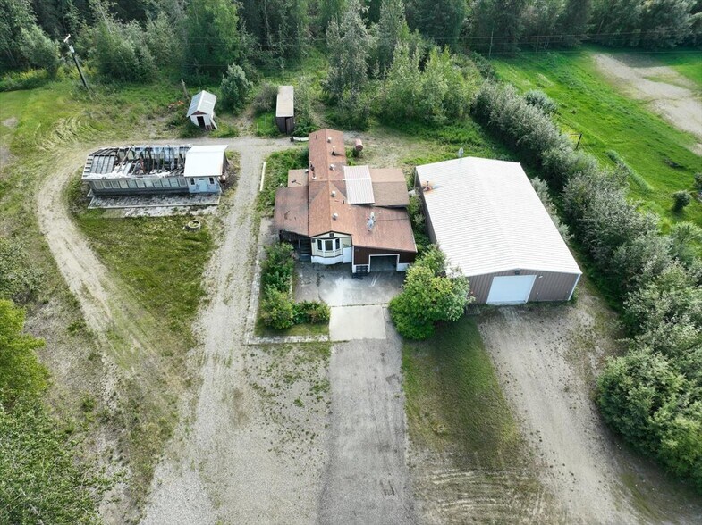 3427 Old Richardson Hwy, North Pole, AK à vendre - Photo de l’immeuble – Image 2 sur 24