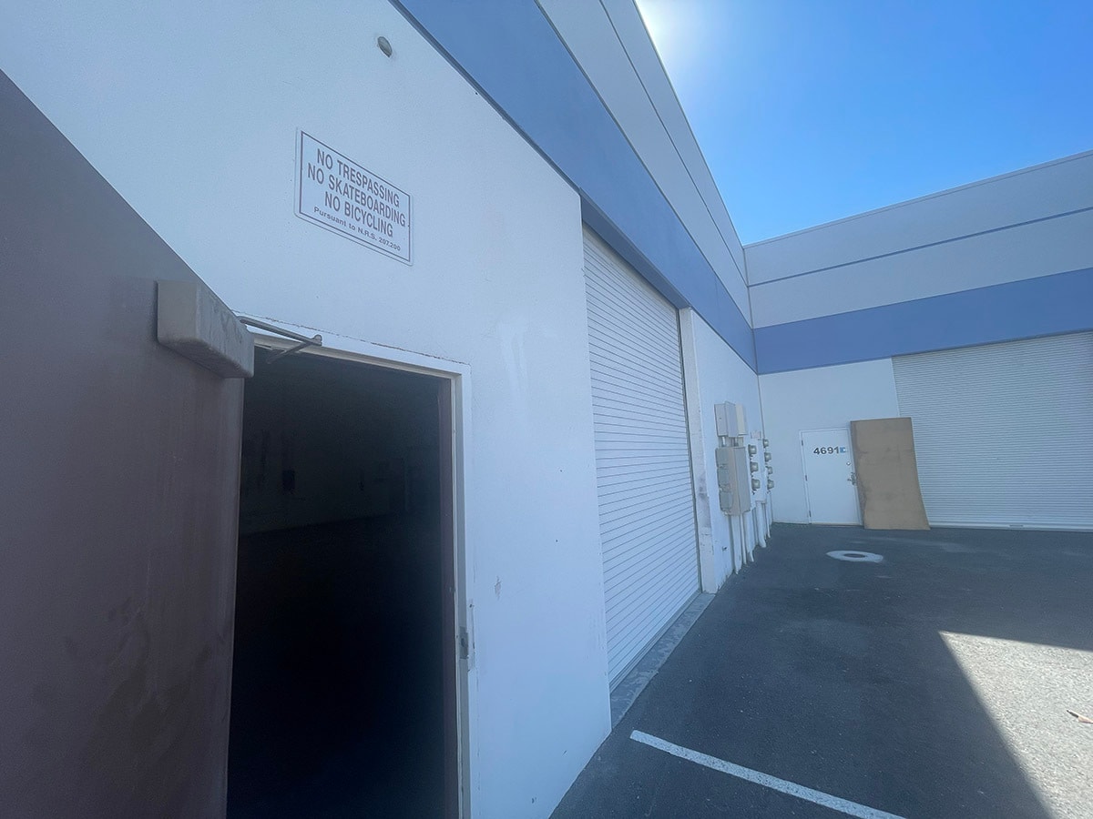 4699 S Valley View Blvd, Las Vegas, NV à louer Photo de l’immeuble– Image 1 sur 5