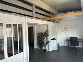 Plus de détails pour Bureau, Local d'activités à louer