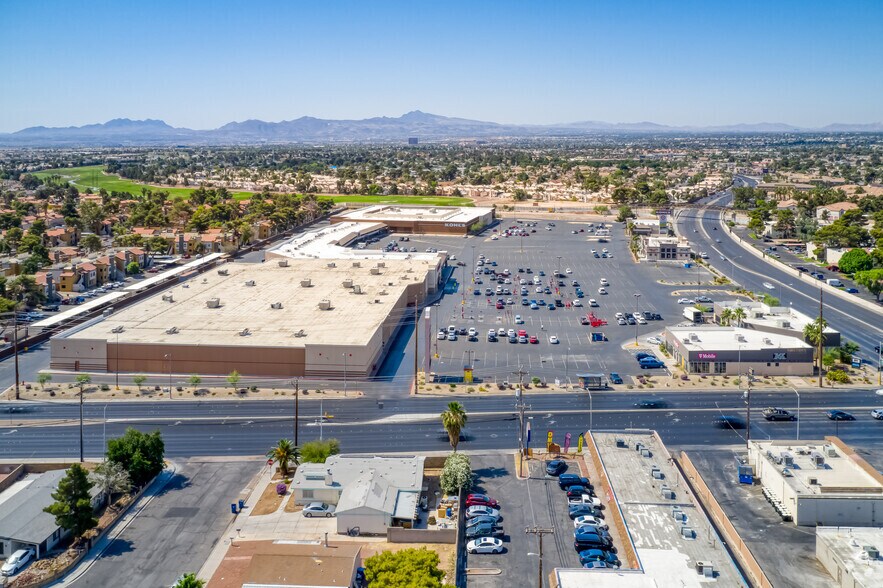 1150-1300 S Nellis Blvd, Las Vegas, NV à louer - Aérien – Image 3 sur 9