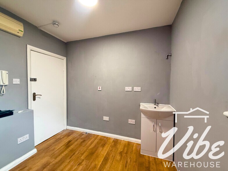 224 Homerton High St, Londres à louer - Photo de l’immeuble – Image 3 sur 4