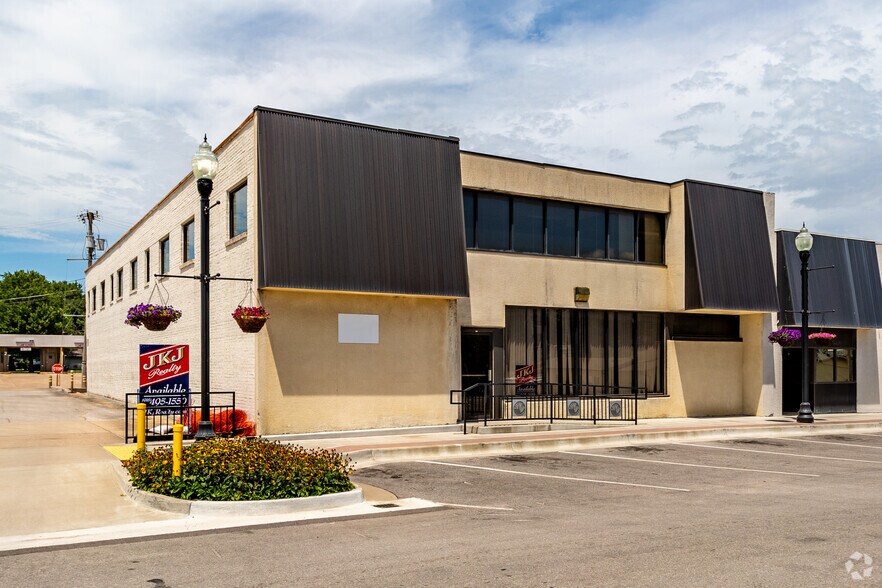 118 E Commercial St, Broken Arrow, OK à vendre - Photo principale – Image 1 sur 3