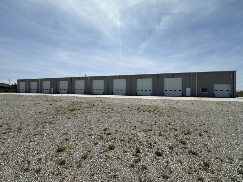 16001 Boyle Lane, Evansville, IN à louer - Photo de l’immeuble – Image 3 sur 16