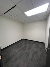 5500 N Service Rd, Burlington, ON à louer Photo intérieure– Image 2 sur 9