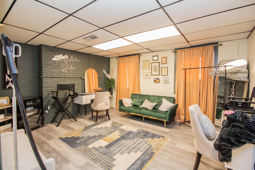 21-69 S Main St, Leicester, MA à vendre - Photo de l’immeuble – Image 3 sur 75