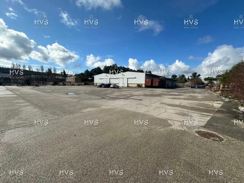 Local d’activités dans Bouc-Bel-Air à louer - Photo de l’immeuble – Image 1 sur 13