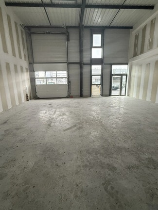 Plus de détails pour 7 Rue Montgolfier, Sainte-Croix-en-Plaine - Local d'activités à louer