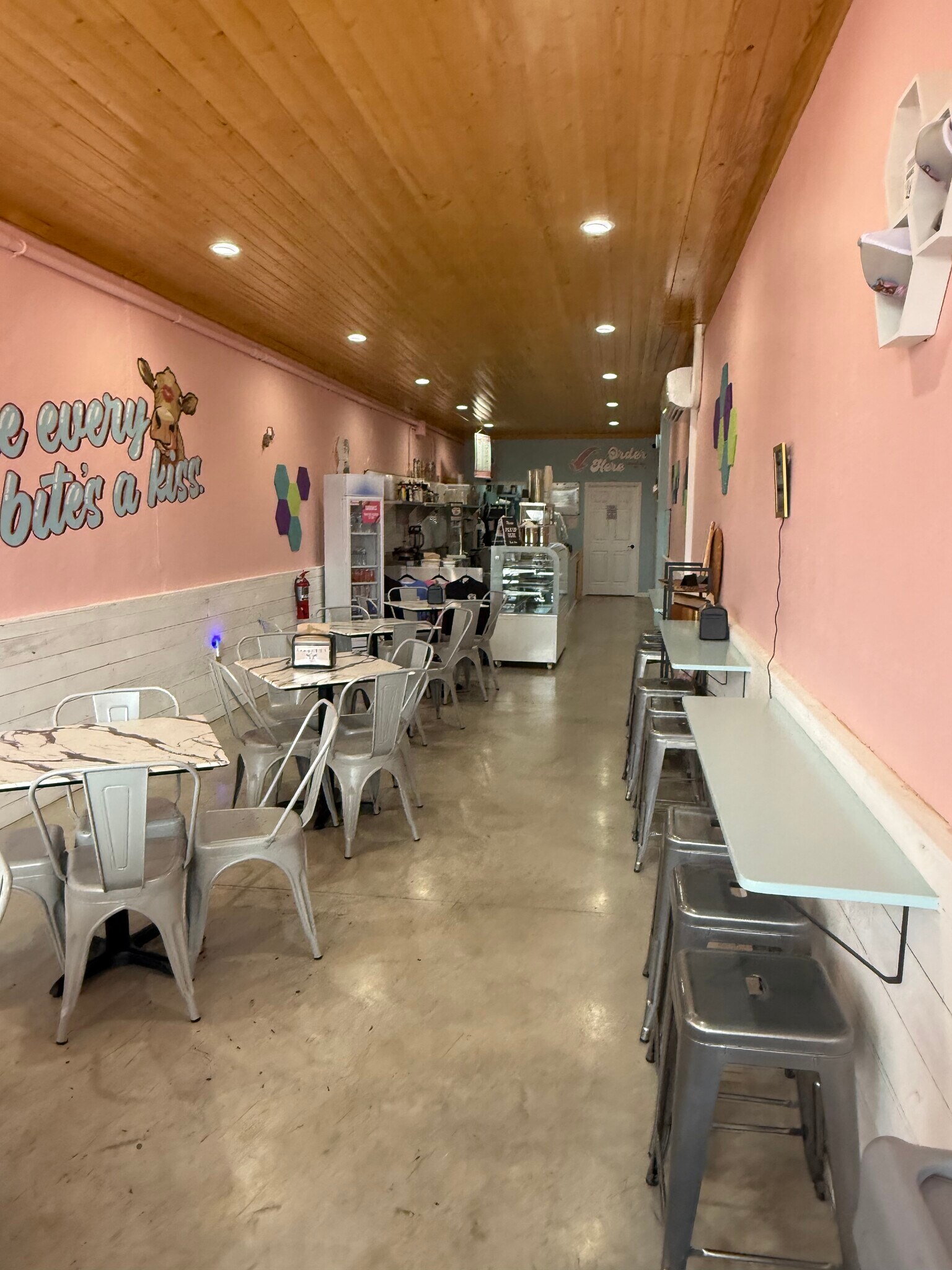 216-222 E Main, Yadkinville, NC à louer Photo principale– Image 1 sur 12