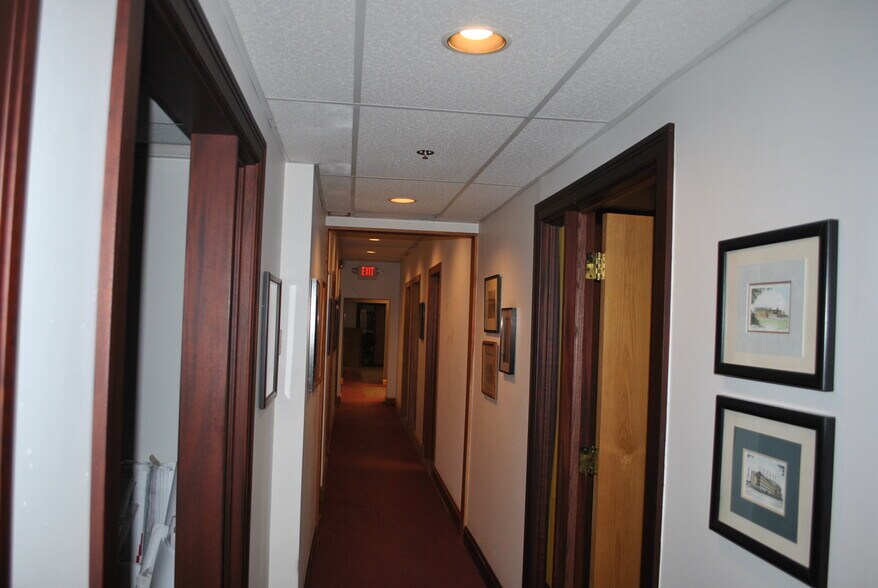 1361 E 55th St, Cleveland, OH à vendre - Photo de l’immeuble – Image 3 sur 7