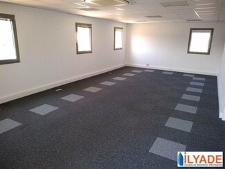 Plus de détails pour Local d’activités à vendre