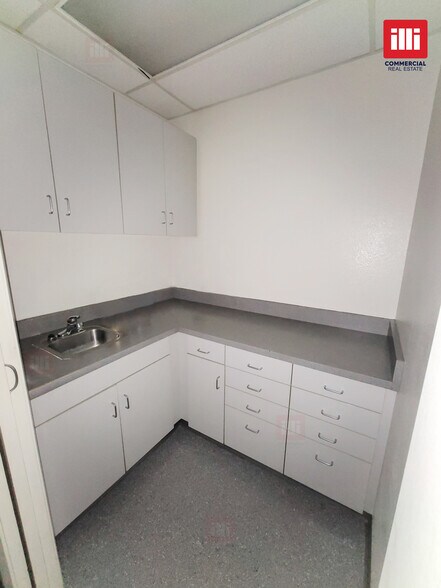2035-2045 Saviers Rd, Oxnard, CA à louer - Photo intérieure – Image 3 sur 7