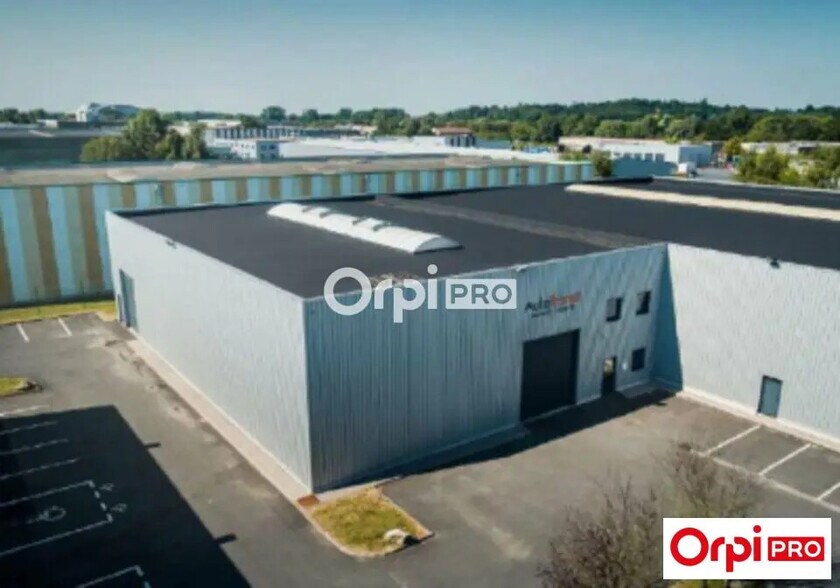 Industriel/Logistique dans Roncq à louer - Photo de l’immeuble – Image 2 sur 8