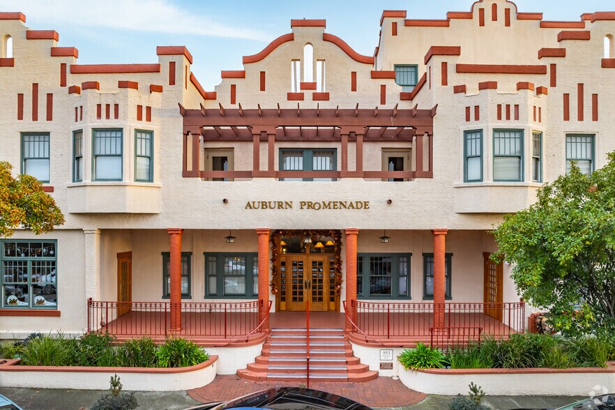 853 Lincoln Way, Auburn, CA à louer - Photo de l’immeuble – Image 2 sur 4