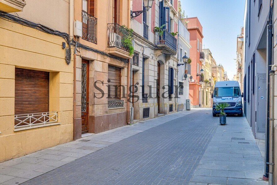 Immeuble residentiel dans Barcelone, Barcelona à vendre - Photo de l’immeuble – Image 2 sur 37