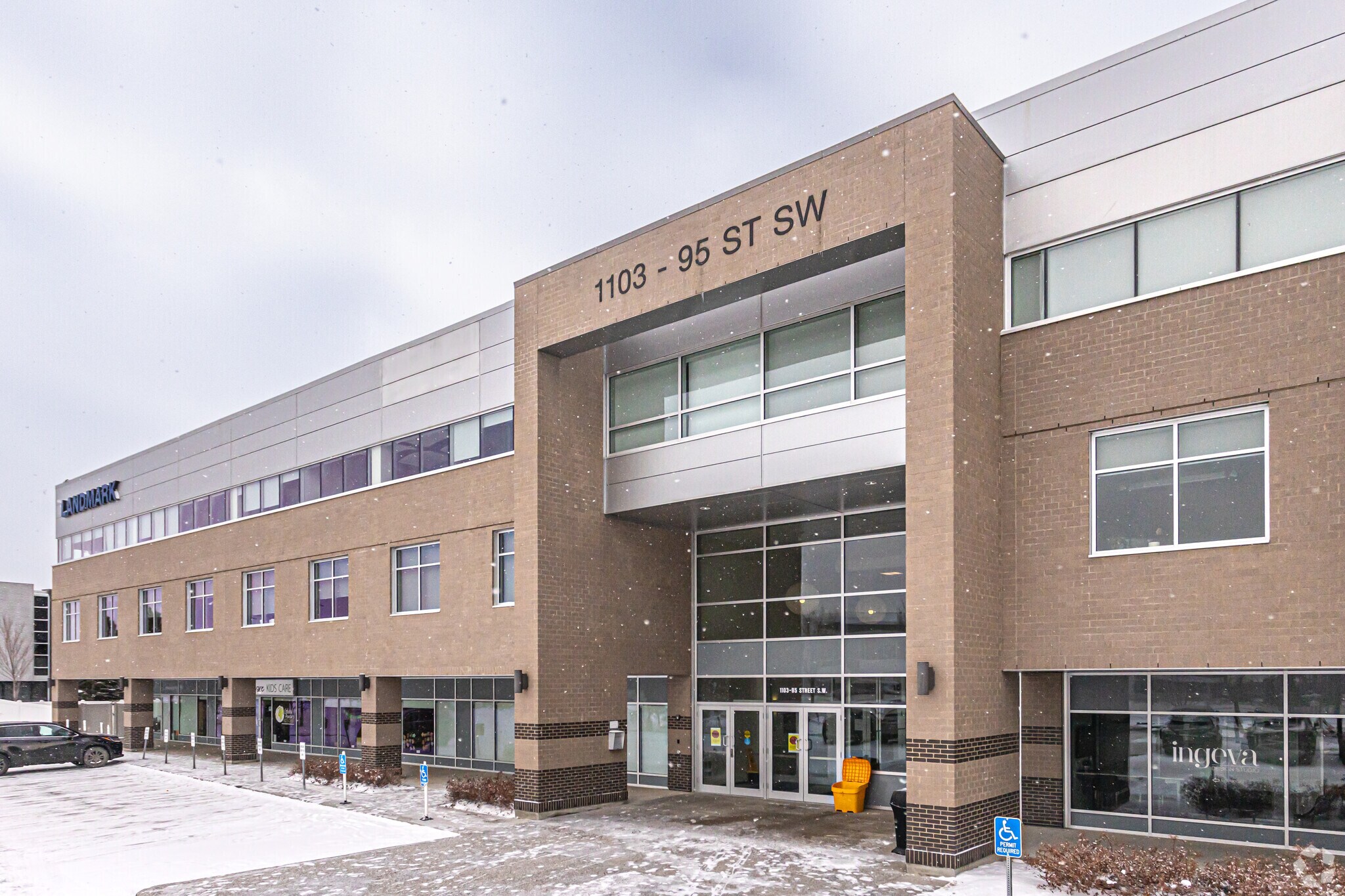 1103 95th St SW, Edmonton, AB à louer Photo principale– Image 1 sur 7
