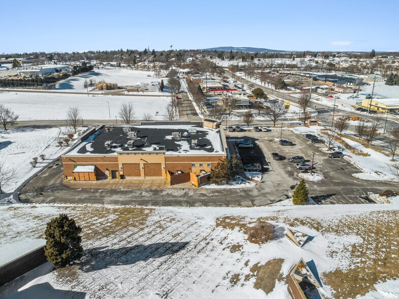 1401 Springdale St, Mount Horeb, WI à vendre - Photo de l’immeuble – Image 2 sur 7