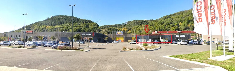 Local commercial dans Le Teil à louer - Photo de l’immeuble – Image 1 sur 3
