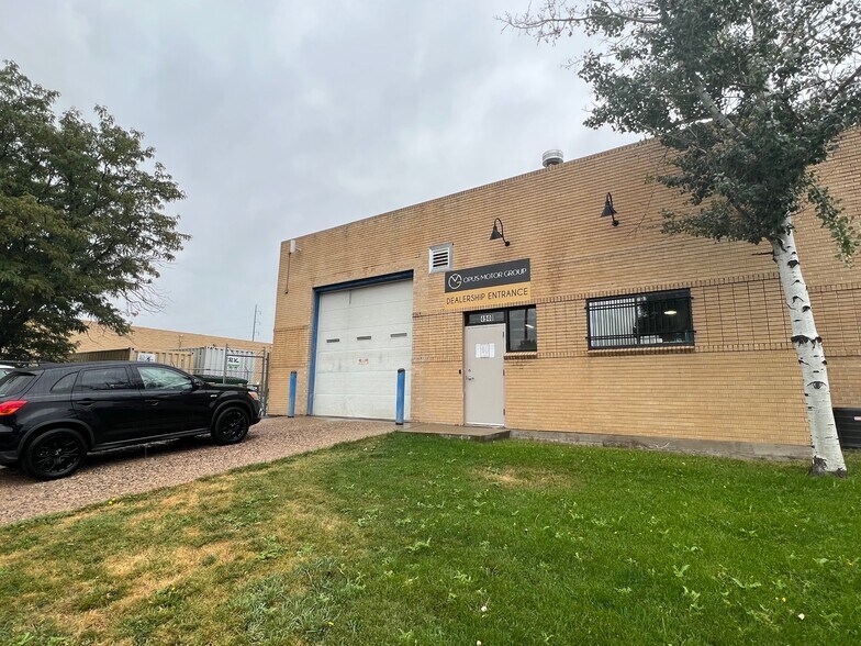 4940 E Asbury Ave, Denver, CO à louer - Photo de l’immeuble – Image 2 sur 10