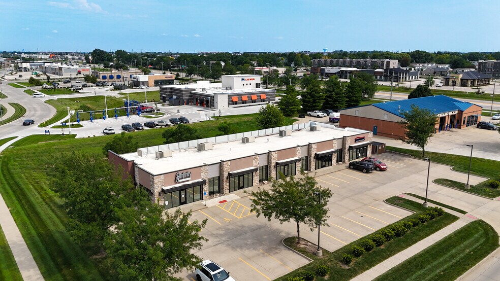 55-95 Dartmoor Dr, Waukee, IA à louer - Photo de l’immeuble – Image 3 sur 4