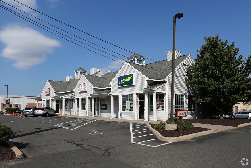 450 New Park Ave, West Hartford, CT à louer - Photo de l’immeuble – Image 1 sur 4