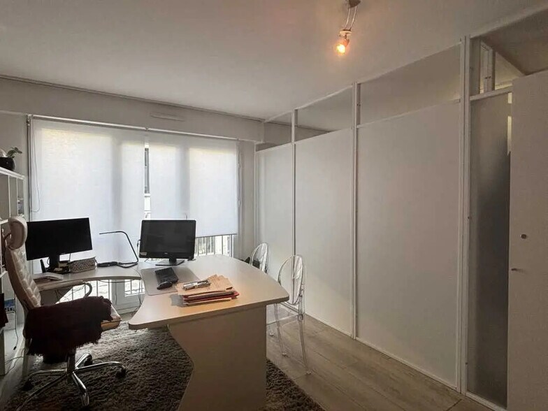 Bureau dans Bordeaux à vendre - Photo de l’immeuble – Image 3 sur 7