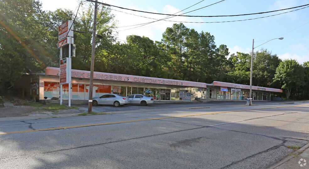 1501 Sam Houston Ave, Huntsville, TX à louer - Photo de l’immeuble – Image 2 sur 23