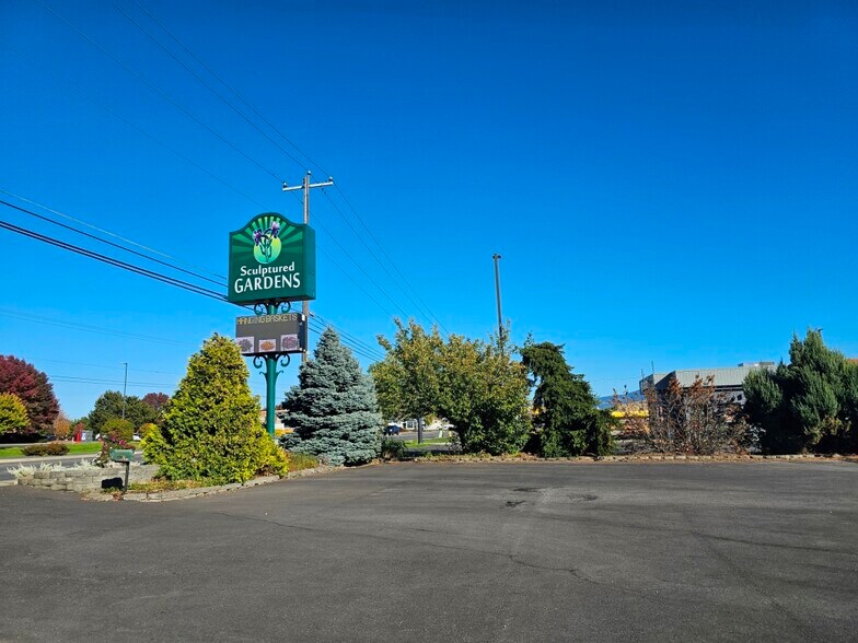 15614 E Sprague Ave, Veradale, WA à vendre - Photo de l’immeuble – Image 2 sur 18