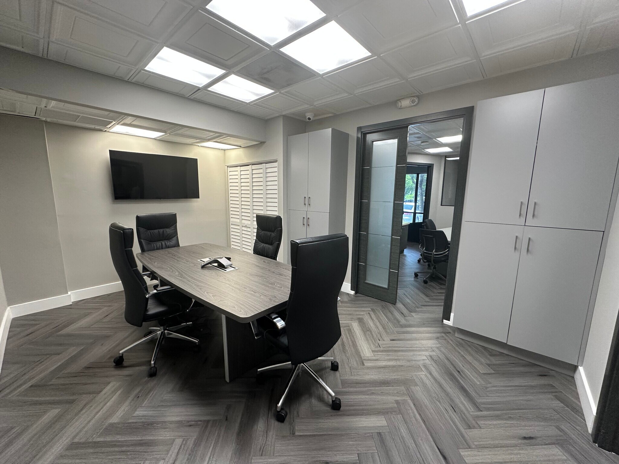 520 NW 165th St, North Miami Beach, FL à louer Photo intérieure– Image 1 sur 11