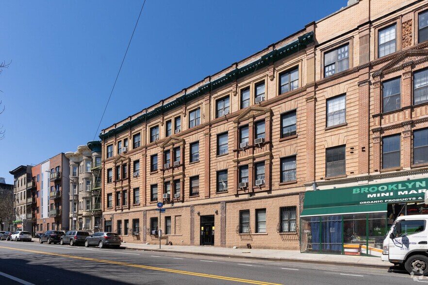 1430 Bedford Ave, Brooklyn, NY à vendre - Photo de l’immeuble – Image 2 sur 5